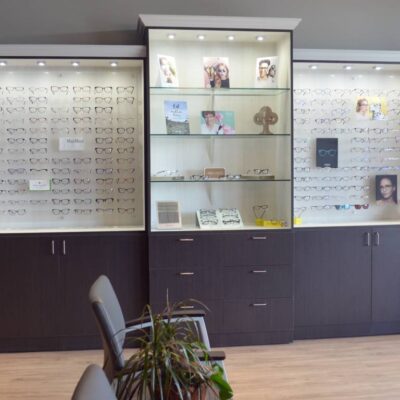 Great combination of frame boards and polished glass display options in feature wall furniture.